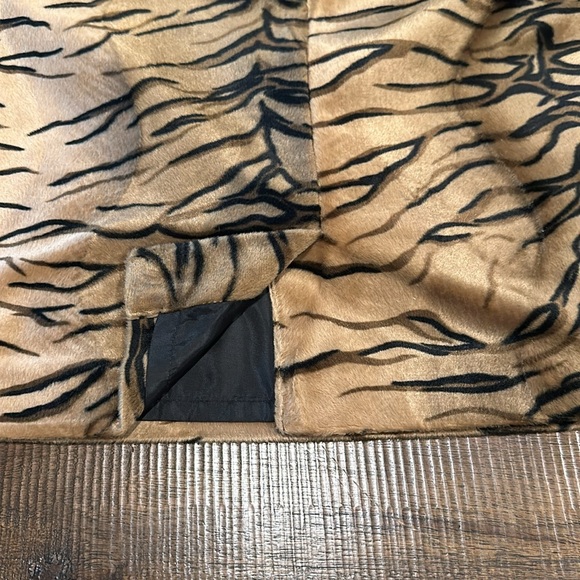 Harvé Benard Faux Fur Tiger Pattern Pencil Skirt Vintage Size 12 Zigzag Texture - Picture 7 of 8